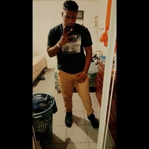 Meet your Posher, Luis b.