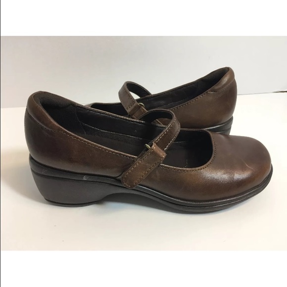 Clarks Artisan Brown Leather Mary Jane Shoes