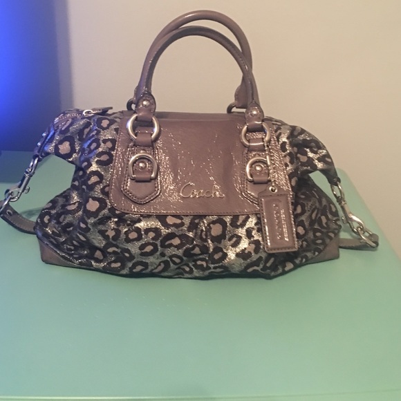 Coach silver leopard No J1071-F15520