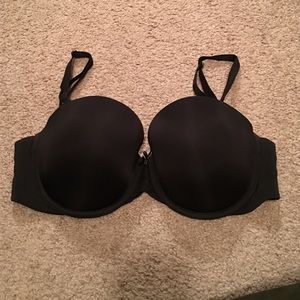 Victoria Secret black strapless bra comes w straps