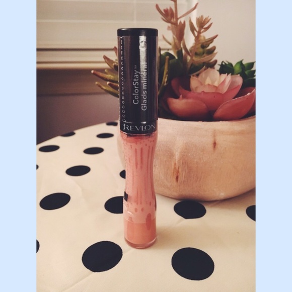 Revlon ColorStay Lipglaze in Timeless Nude