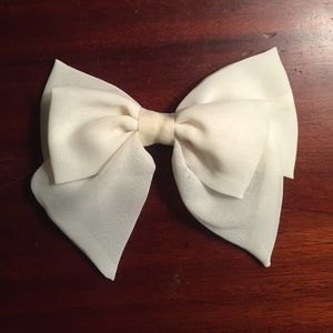 Hair bow