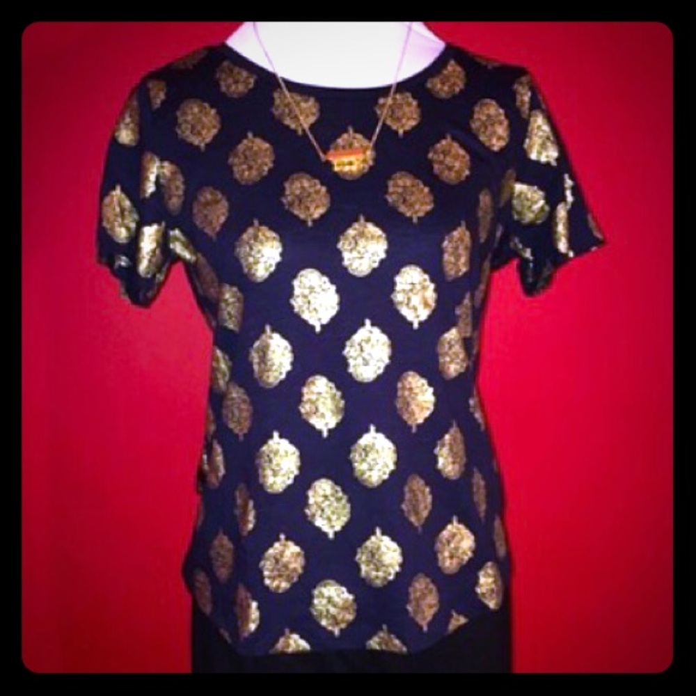 Gorgeous!! Metallic navy & gold patterned top