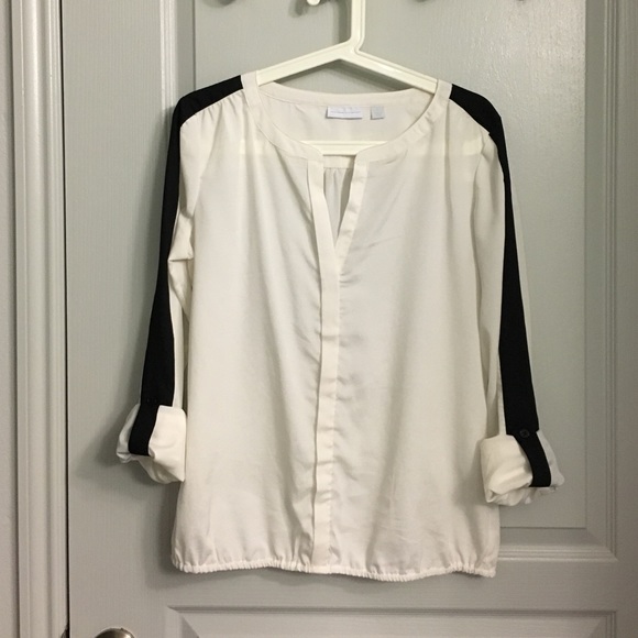 Cream top with black stripe - Picture 1 of 2