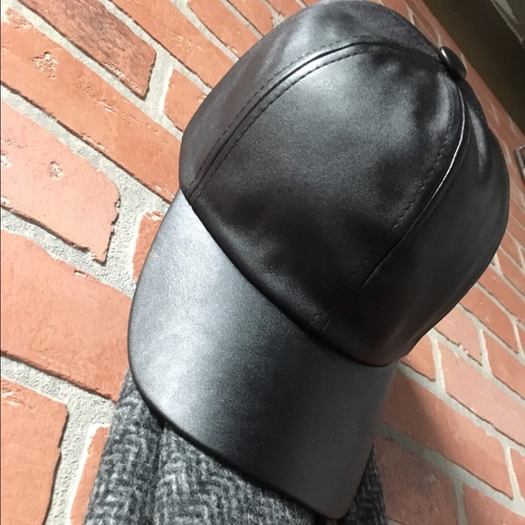 BLACK LEATHER CAP IN TREND NOW - Picture 3 of 4