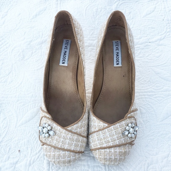 Steve Madden tweed heels with Rhinestone and Pearl - Picture 2 of 4