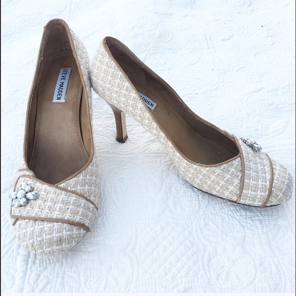 Steve Madden tweed heels with Rhinestone and Pearl - Picture 3 of 4