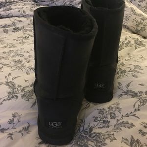 UGG Classic Short Boot