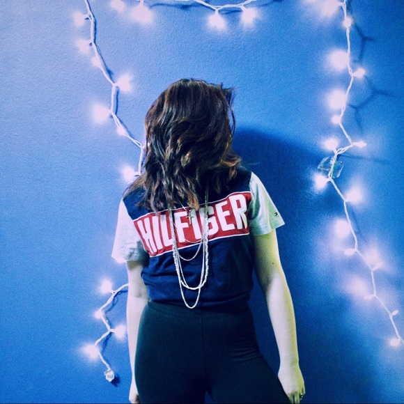 tommy hilfiger tee / crop top