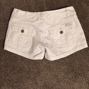 White button pocket shorts