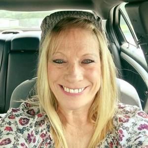 Meet your Posher, Lora