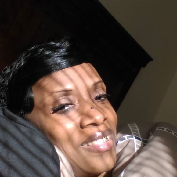 Meet your Posher, Sandra - Picture 1 of 1