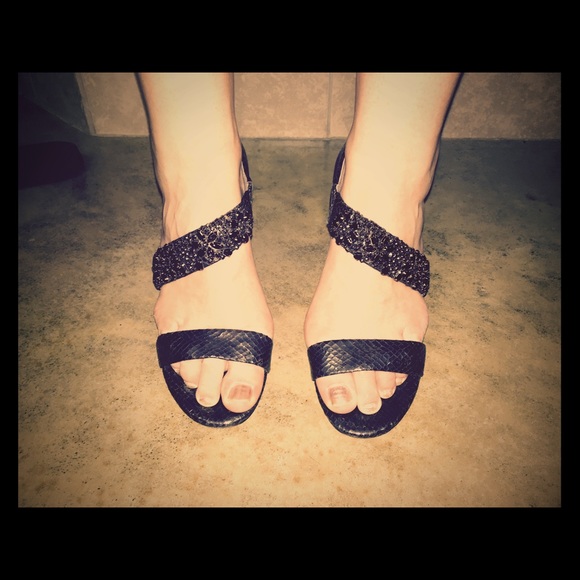 Vera Wang Lavender Heels- worn once for a wedding. - Picture 1 of 4