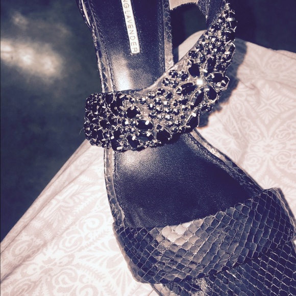 Vera Wang Lavender Heels- worn once for a wedding. - Picture 3 of 4