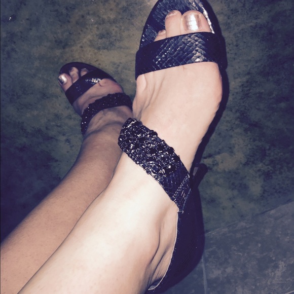 Vera Wang Lavender Heels- worn once for a wedding. - Picture 4 of 4