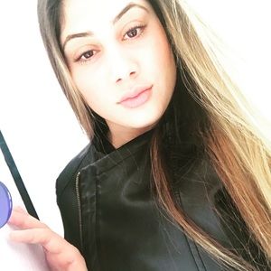 Meet your Posher, Alexandra