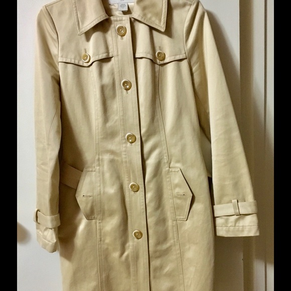 A detective/trench coat 🎁🆓🛍 Free gift 👛 🆓🎁