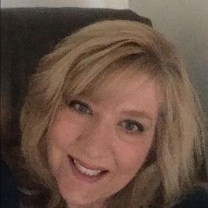 Meet your Posher, Leslie