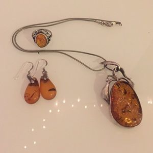 Amber jewelry set