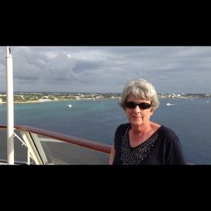 Meet your Posher, Cynthia