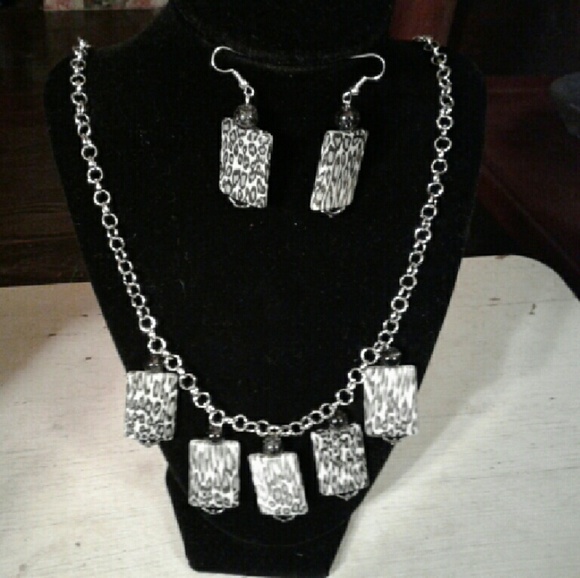 NECKLACE & Earring set