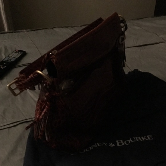 Authentic Dooney and Bourke handbag - Picture 2 of 3
