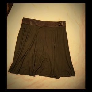 Akiko Green Skirt w/ Brown Leather Belt