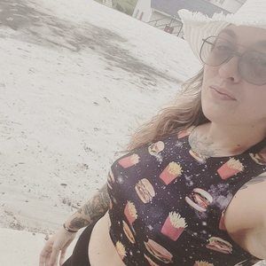 Meet your Posher, Roxanne