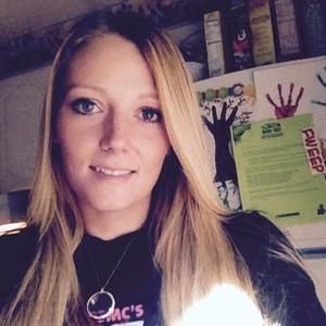 Meet your Posher, Desiree