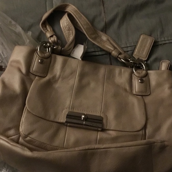 Brand new coach authentic coach hobo - Picture 1 of 3
