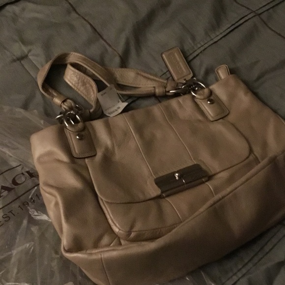 Brand new coach authentic coach hobo - Picture 3 of 3