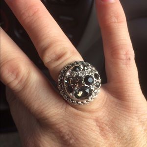 Meet your Posher, Lucretia