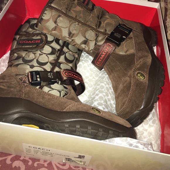 Coach Winter Boot - Picture 2 of 4