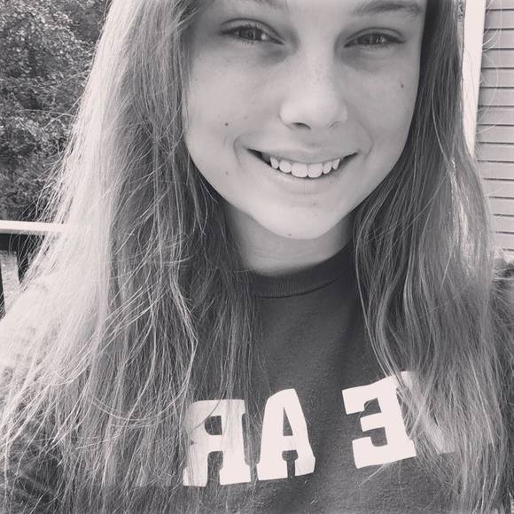Meet your Posher, Hannah - Picture 1 of 1