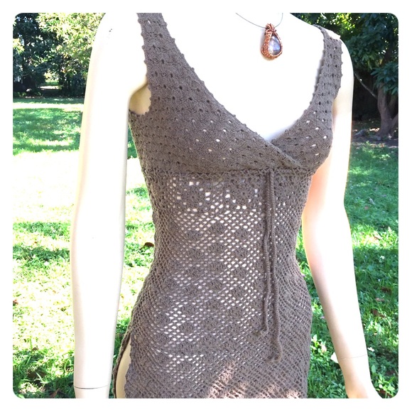 Bebe crochet vest top -gorgeous fit classic design