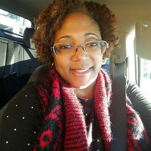 Meet your Posher, Kelli