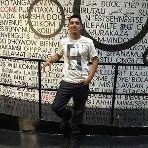 Meet your Posher, Santos