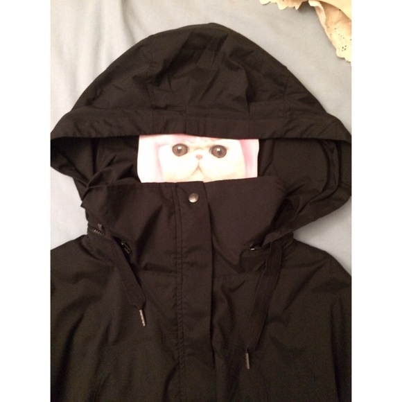 Lululemon Windbreaker Jacket w/fold away hood - Picture 3 of 5
