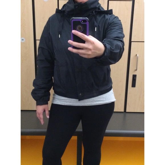 Lululemon Windbreaker Jacket w/fold away hood - Picture 5 of 5