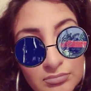 Meet your Posher, Angie