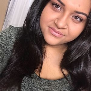 Meet your Posher, Desiree