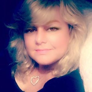 Meet your Posher, Angie