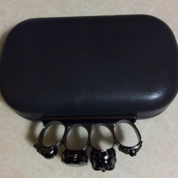 Charcoal/black clutch with detachable chain strap - Picture 2 of 3