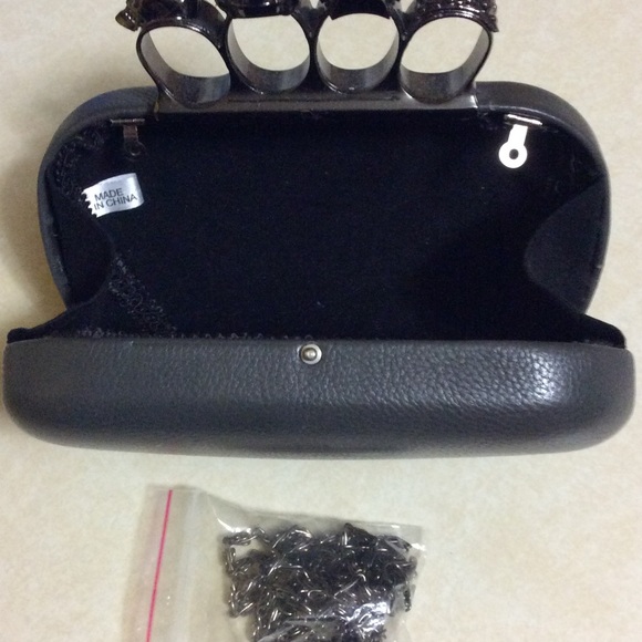 Charcoal/black clutch with detachable chain strap - Picture 3 of 3