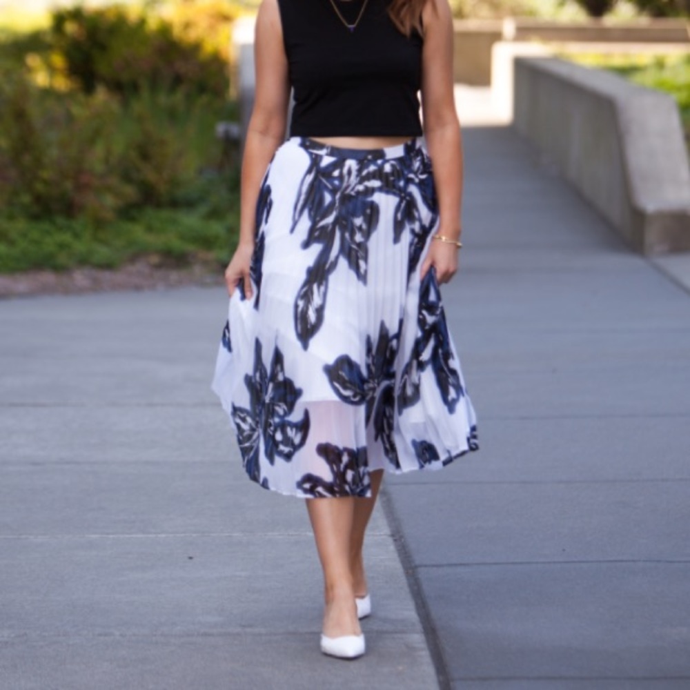 💕HOST PICK💕Pleated midi