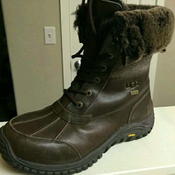 Like new snow boots.