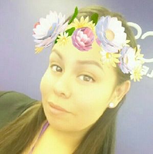 Meet your Posher, Mona