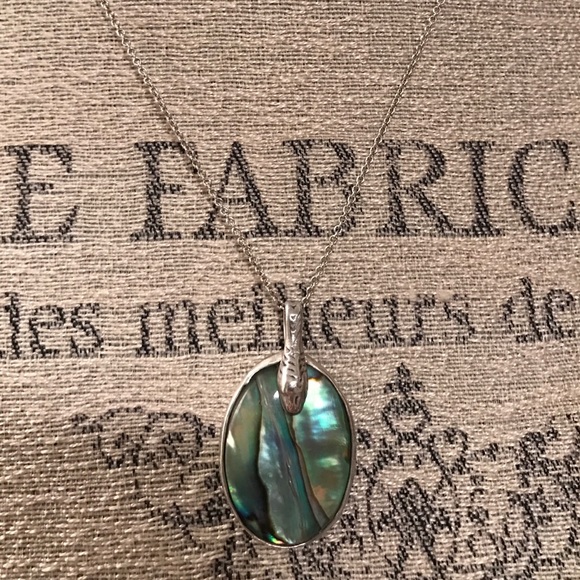 NWT! Mother of Pearl Necklace