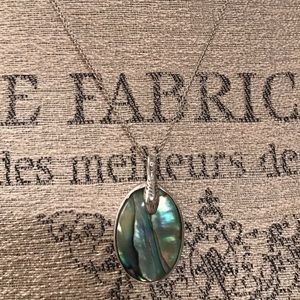 NWT! Mother of Pearl Necklace
