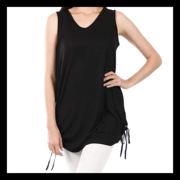 Tops - NWT🎀Soft Side Rouched Black Tunic🎀